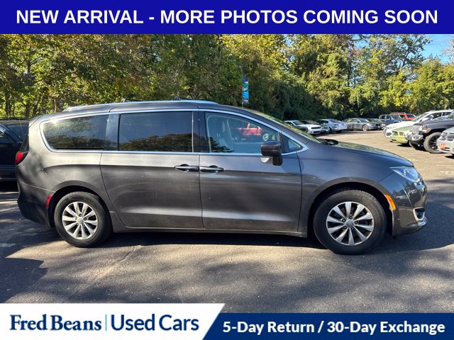 Used 2019 Chrysler Pacifica Touring L Van Passenger Van