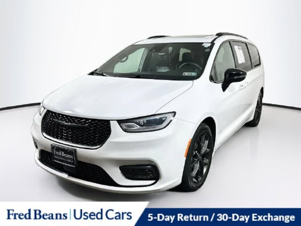 Certified 2025 Chrysler Pacifica Limited Minivan/Van