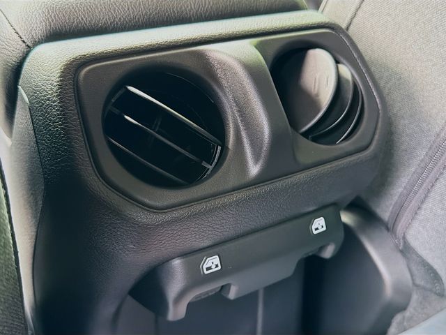 2025 Jeep Gladiator Willys - Photo 18