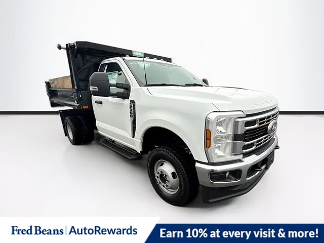 2026 Ford F-350 Chassis Truck Regular Cab 