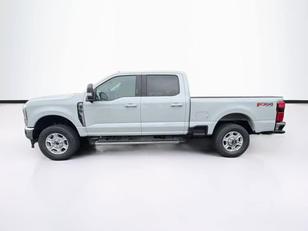 New 2026 Ford F-250 XLT Truck Crew Cab