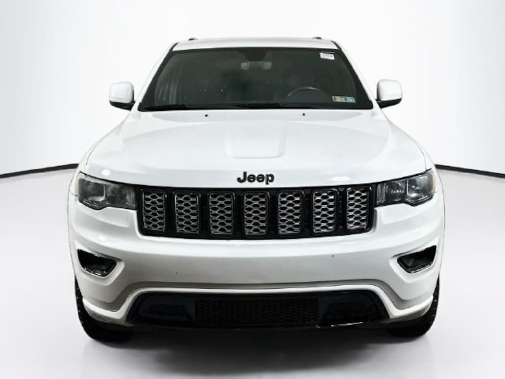 Used 2018 Jeep Grand Cherokee Altitude SUV