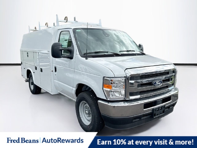 2027 Ford E-350 Cutaway Truck 