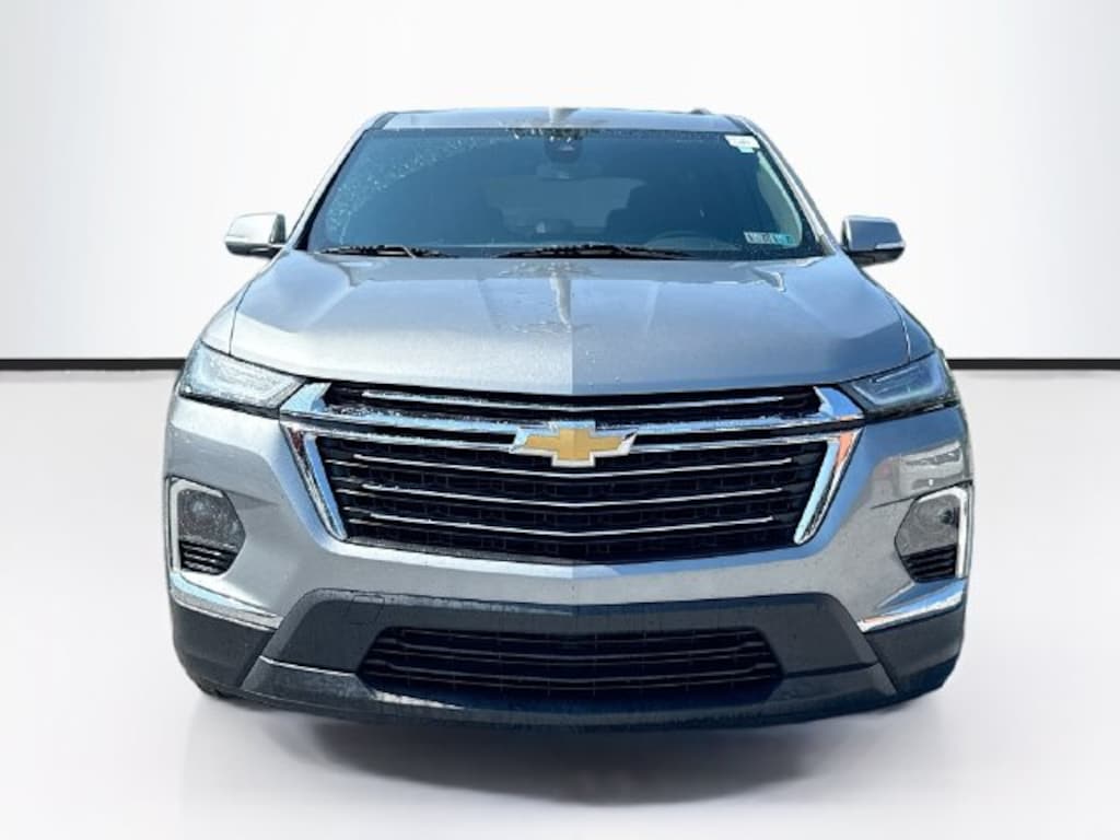 Used 2023 Chevrolet Traverse LT SUV