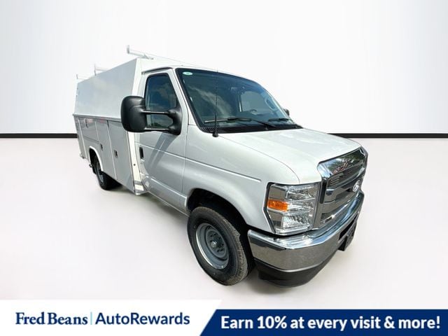 2027 Ford E-350 Cutaway Truck 