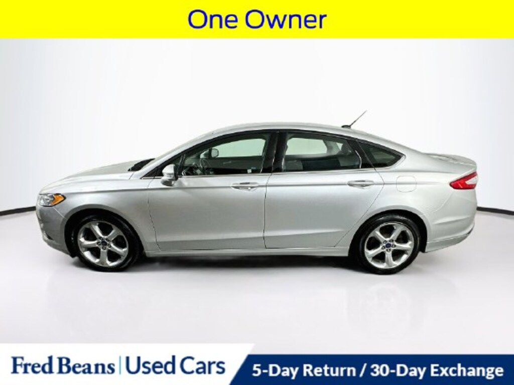 Used 2016 Ford Fusion SE Sedan