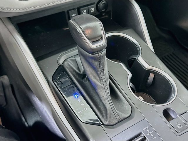 2021 Toyota Highlander XLE - Photo 19