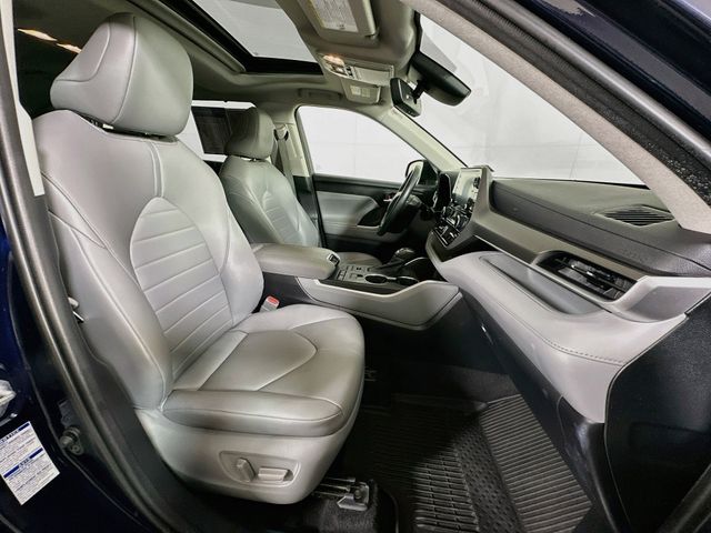 2021 Toyota Highlander XLE - Photo 32