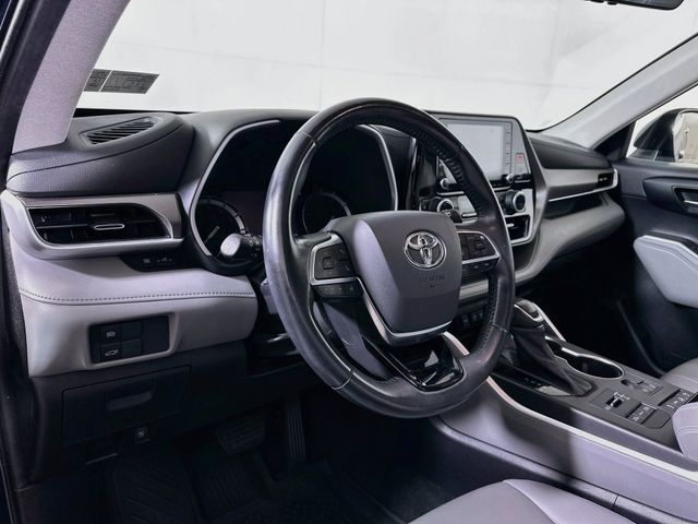 2021 Toyota Highlander XLE - Photo 11