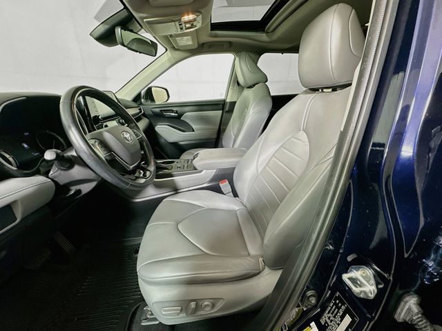 2021 Toyota Highlander XLE - Photo 24
