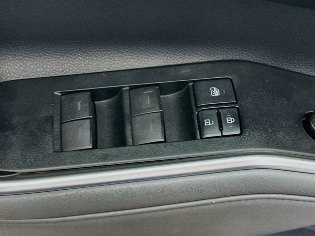 2021 Toyota Highlander XLE - Photo 21