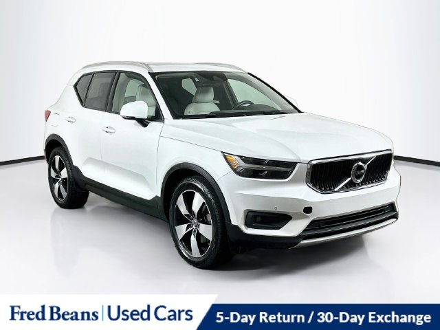 Used 2021 Volvo XC40 Momentum SUV