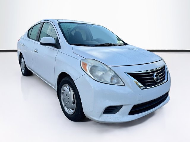  Nissan Versa