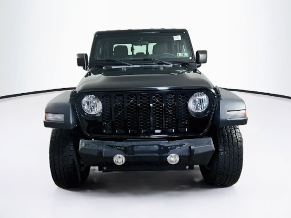 Used 2020 Jeep Gladiator Sport Truck