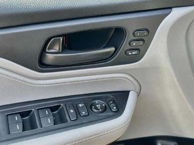 2024 Honda Odyssey EX-L - Photo 15
