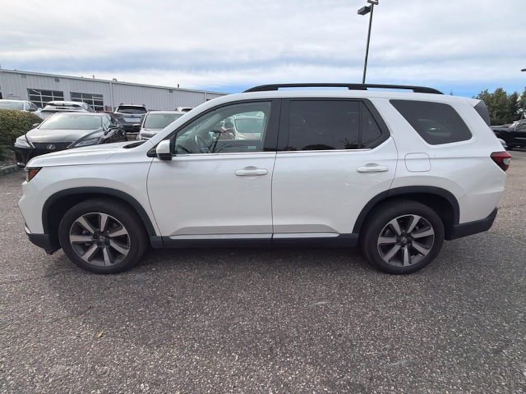 Used 2024 Honda Pilot Touring SUV