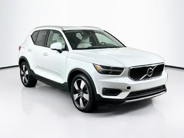 Used 2021 Volvo XC40 Momentum SUV