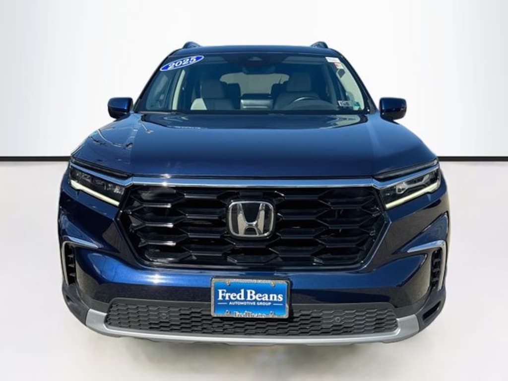 Used 2025 Honda Pilot Touring SUV