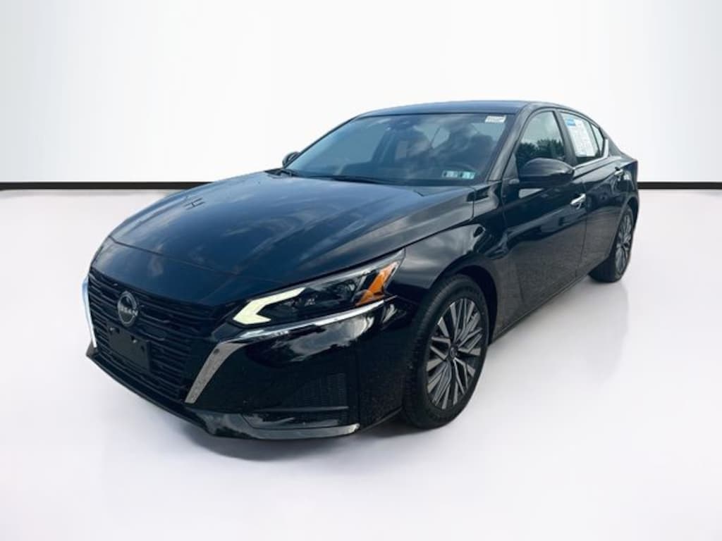 Used 2023 Nissan Altima 2.5 SV Sedan