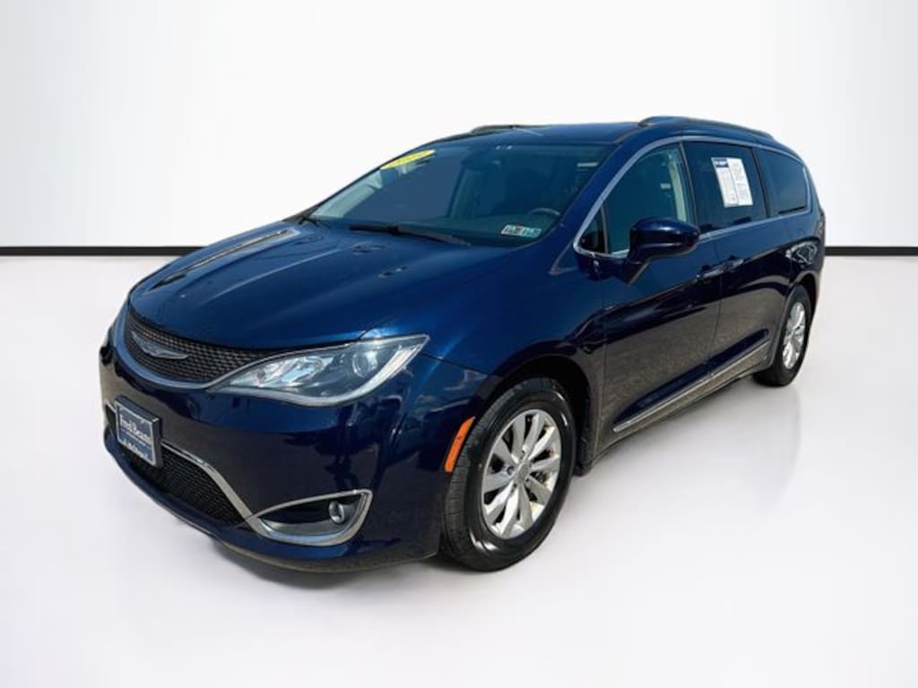 Used 2019 Chrysler Pacifica Touring L Minivan/Van