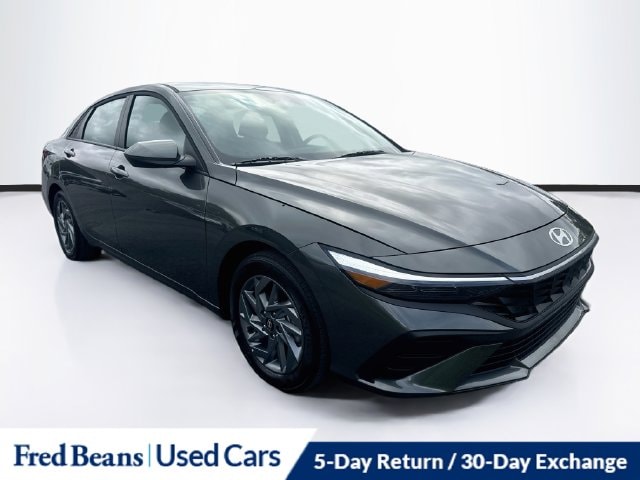 2026 Hyundai Elantra Hybrid Sedan 