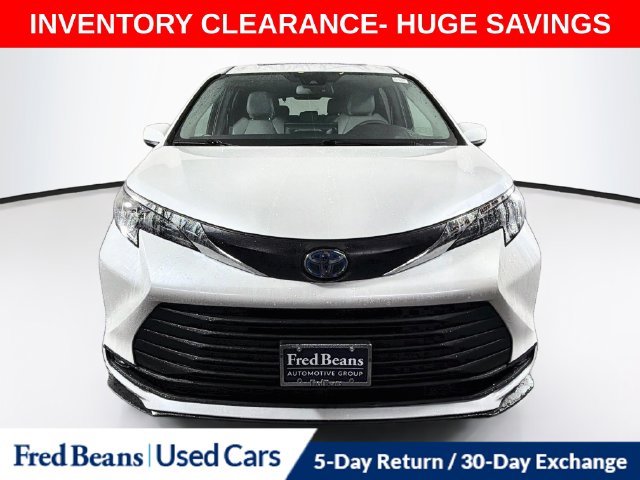 Used 2025 Toyota Sienna XLE Van Passenger Van