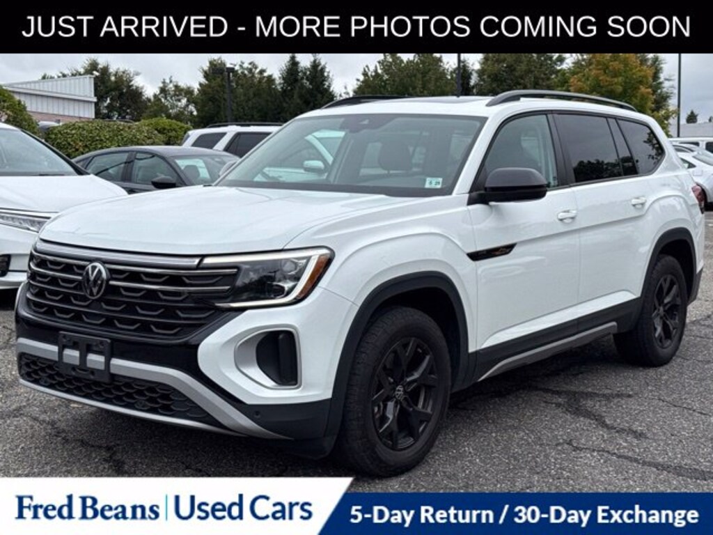 Used 2024 Volkswagen Atlas 2.0T Peak Edition SE w/Technology SUV