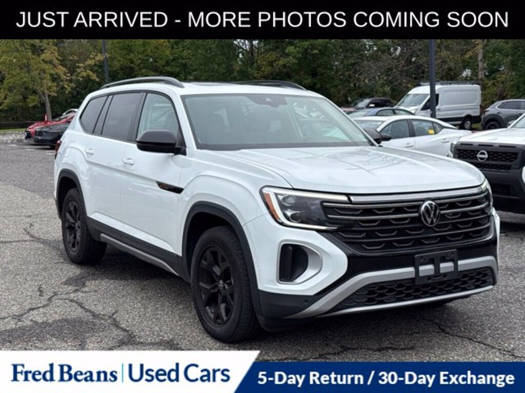 Used 2024 Volkswagen Atlas 2.0T Peak Edition SE w/Technology SUV