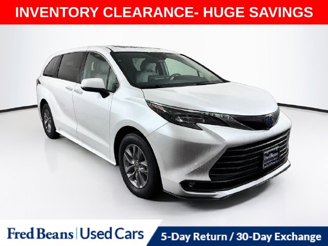 2025 Toyota Sienna XLE