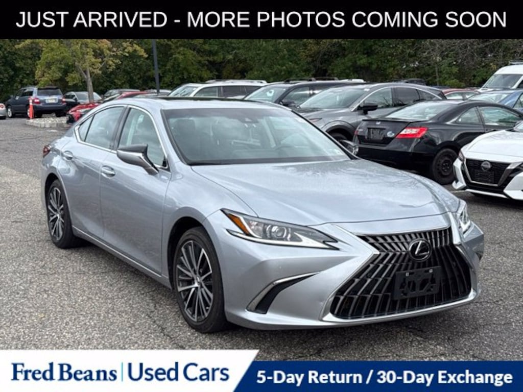 Used 2024 Lexus ES 350 Sedan