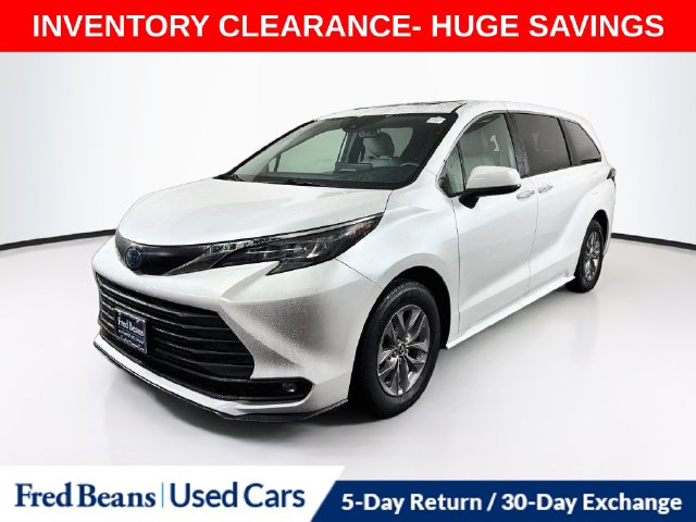 Used 2025 Toyota Sienna XLE Van Passenger Van