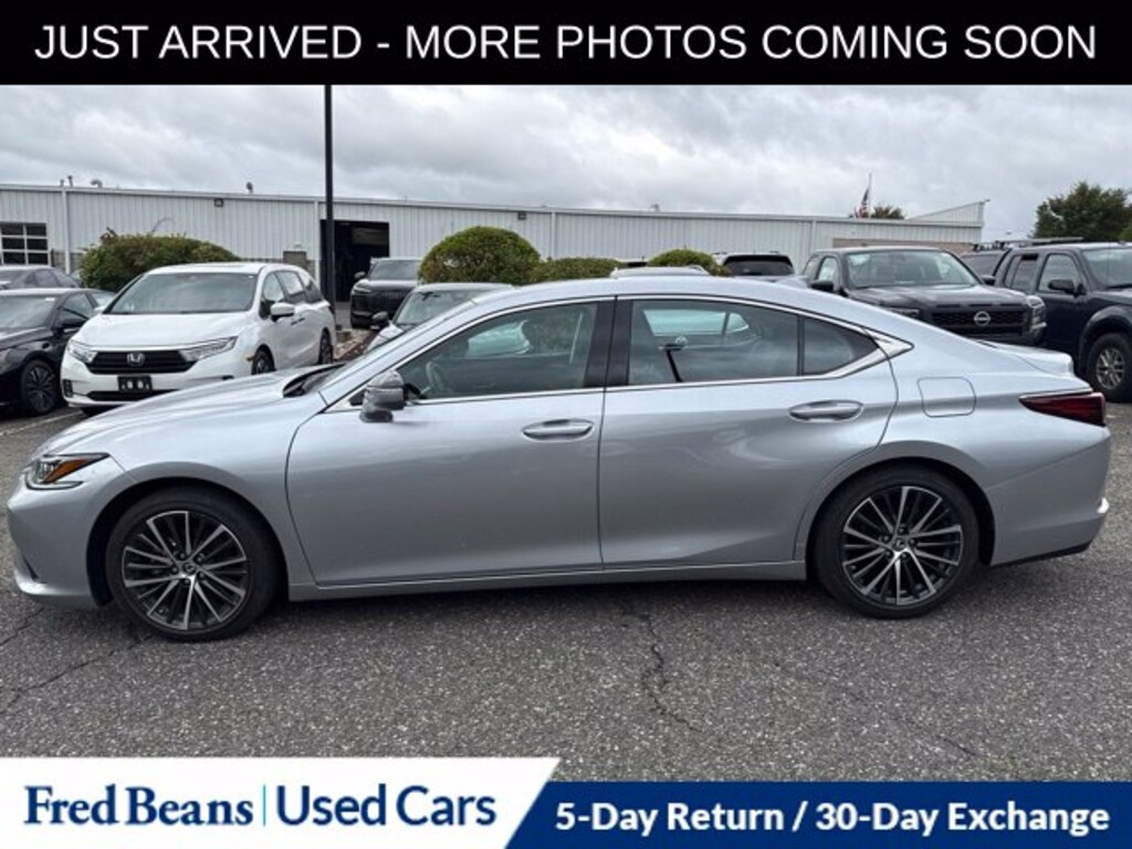 Used 2024 Lexus ES 350 Sedan