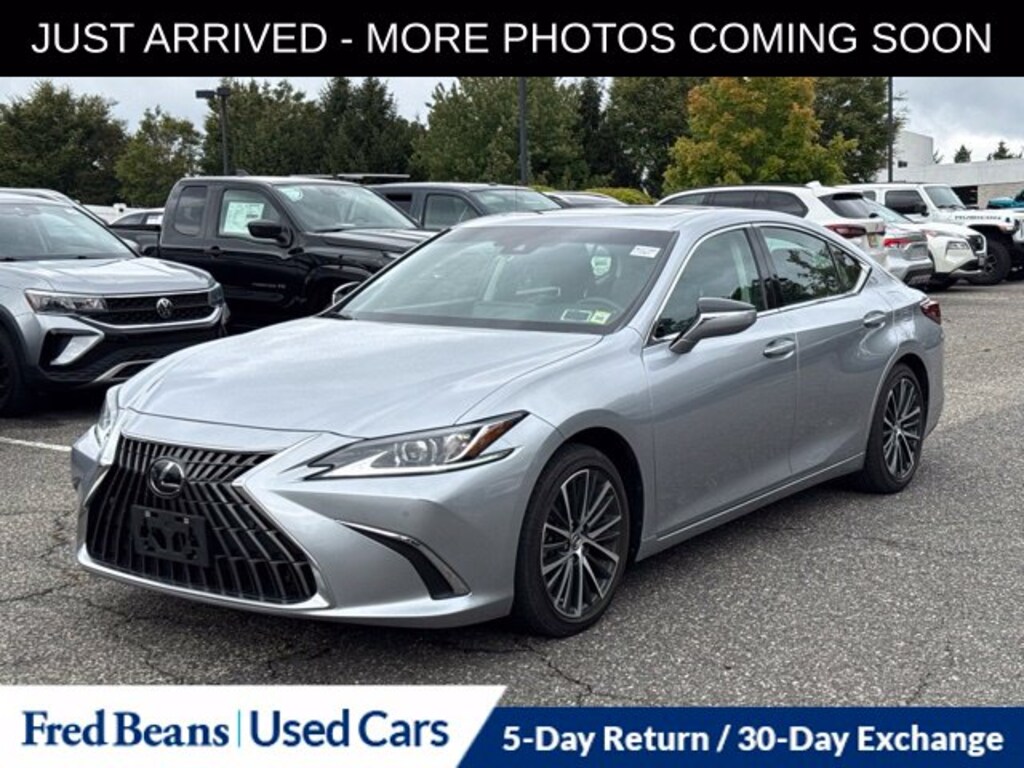 Used 2024 Lexus ES 350 Sedan