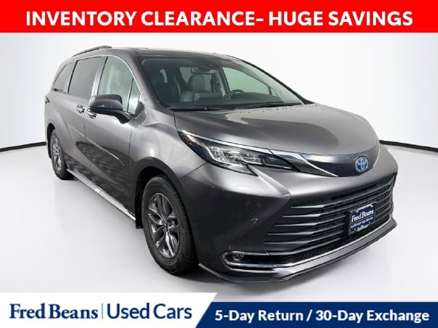 2023 Toyota Sienna XLE