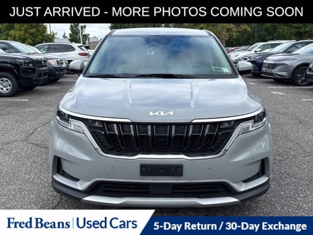 Used 2024 Kia Carnival EX MPV