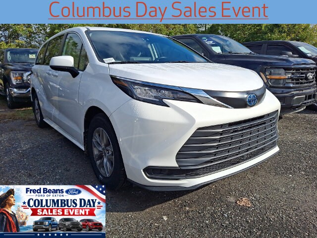 2022 Toyota Sienna LE