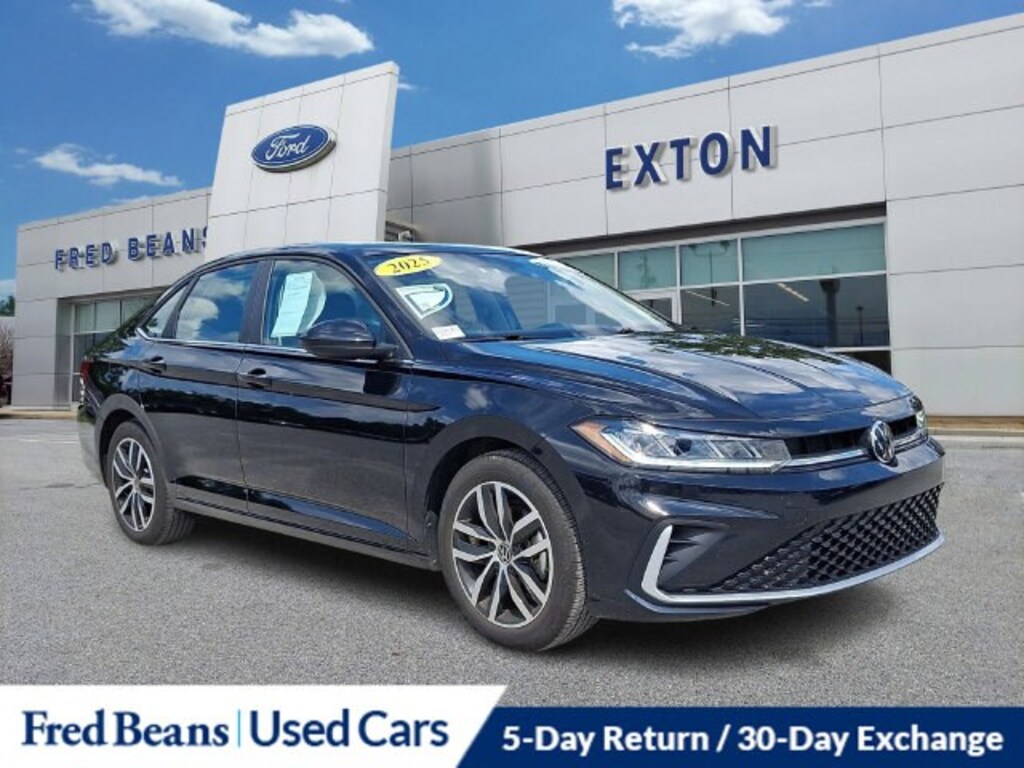 Used 2025 Volkswagen Jetta 1.5T SE Sedan