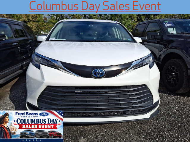 Used 2022 Toyota Sienna LE Van Passenger Van