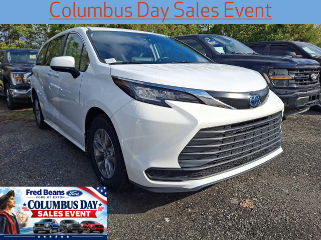 Used 2022 Toyota Sienna LE Van Passenger Van