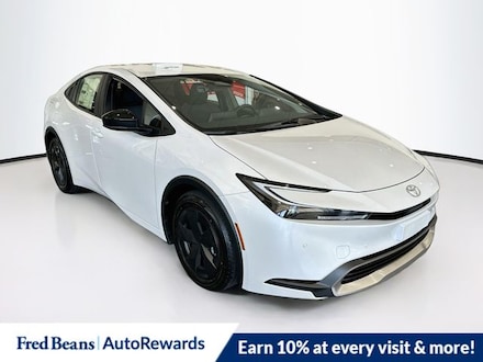 2027 Toyota Prius Plug-in Hybrid SE Hatchback