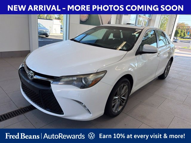 Used 2016 Toyota Camry SE Sedan