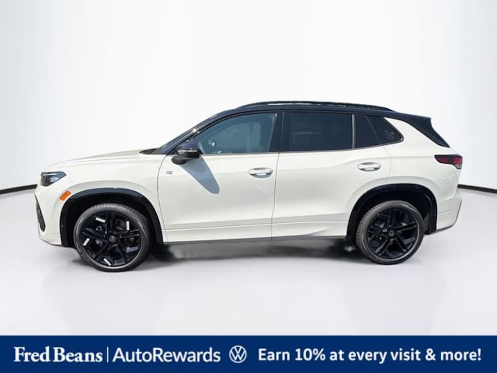 New 2026 Volkswagen Tiguan SE R-Line Black SUV