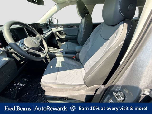 2025 Volkswagen Tiguan SE - Photo 14