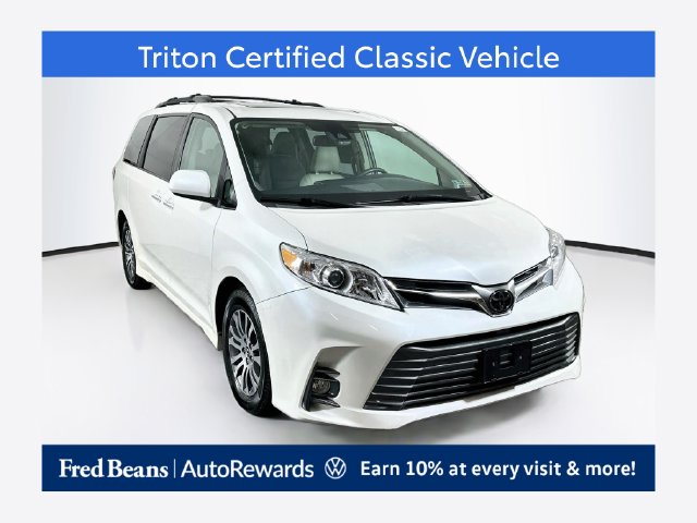 Used 2018 Toyota Sienna XLE Premium Van Passenger Van