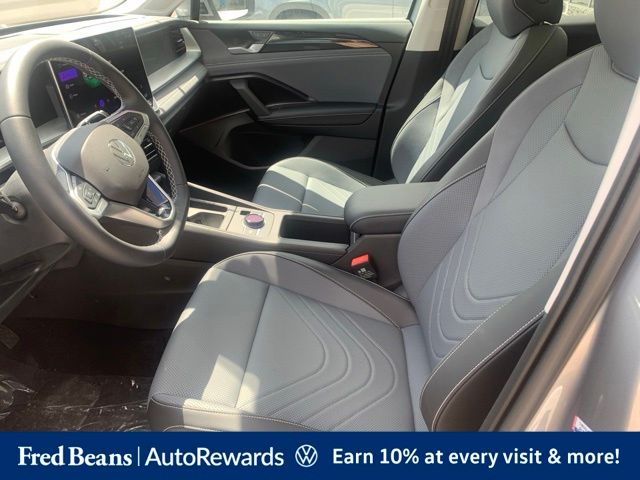 2025 Volkswagen Tiguan SE - Photo 15