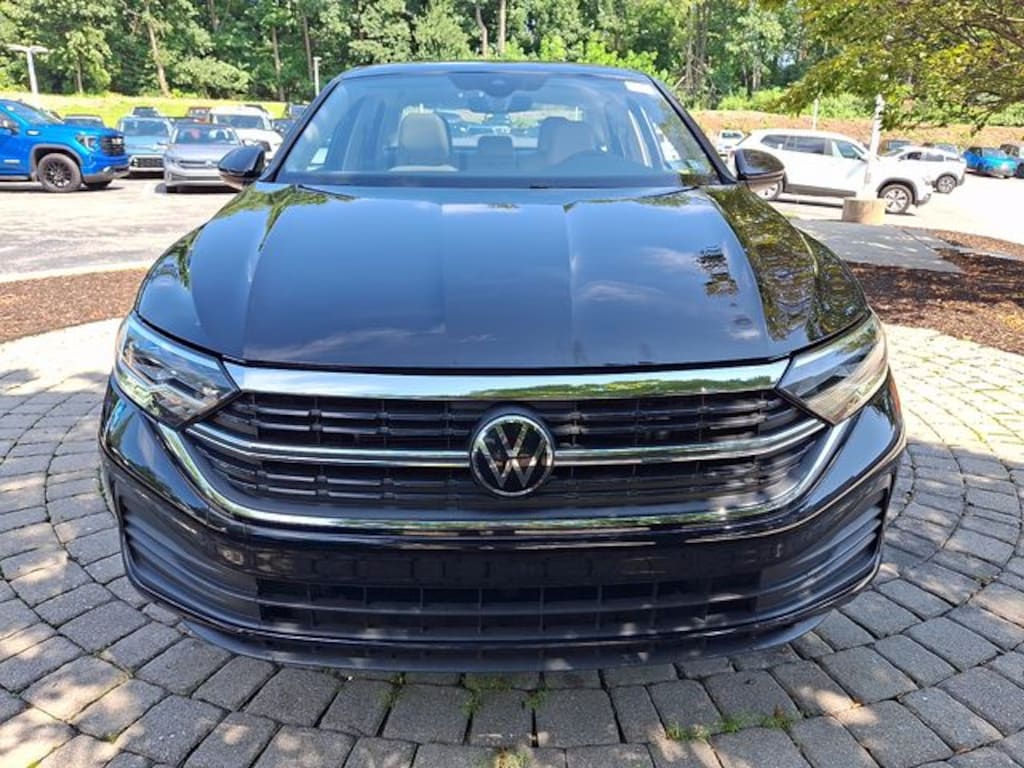 Used 2023 Volkswagen Jetta 1.5T SE Sedan