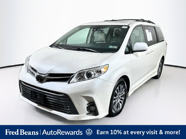 Used 2018 Toyota Sienna XLE Premium Van Passenger Van