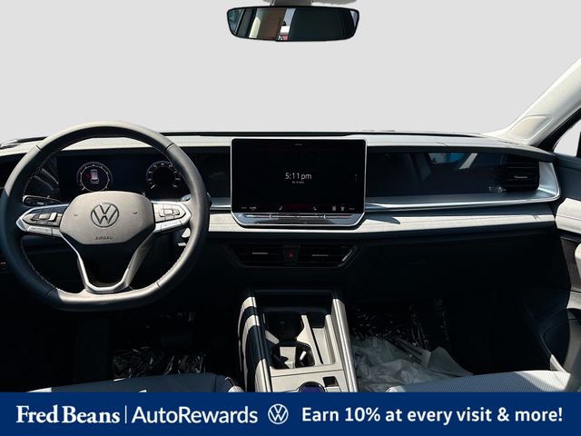 2025 Volkswagen Tiguan SE - Photo 18