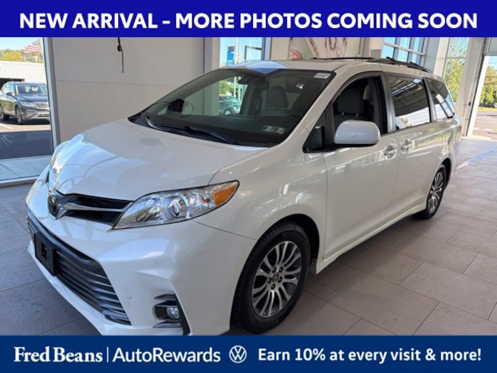 Used 2018 Toyota Sienna XLE Premium Van Passenger Van