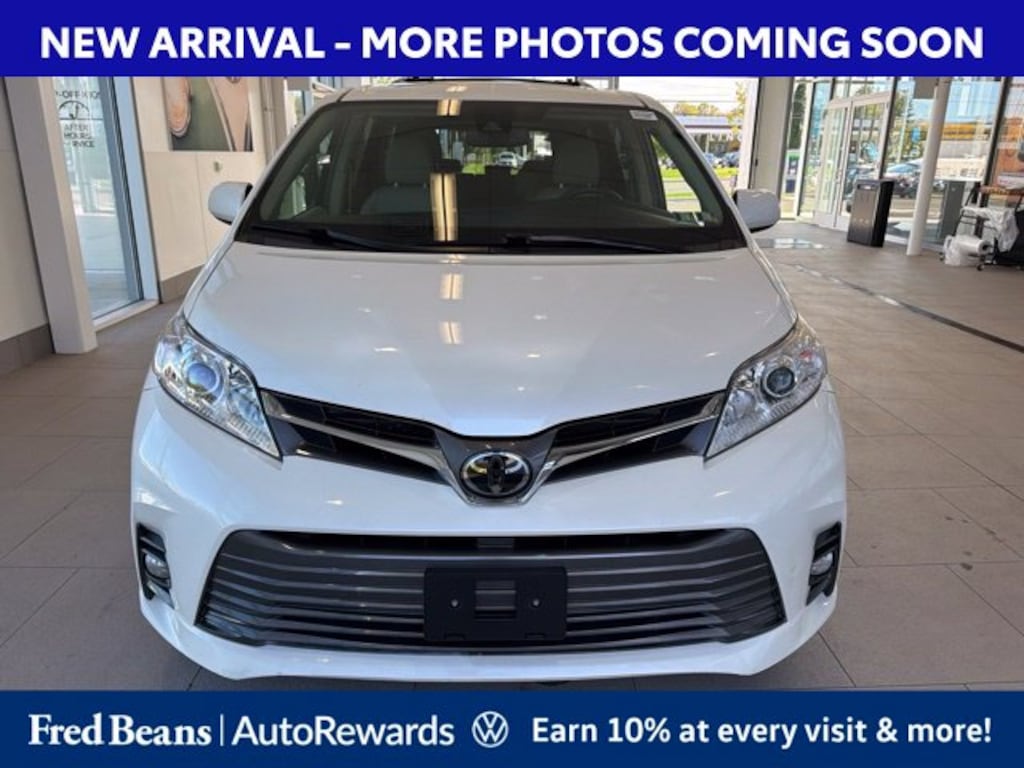 Used 2018 Toyota Sienna XLE Premium Van Passenger Van